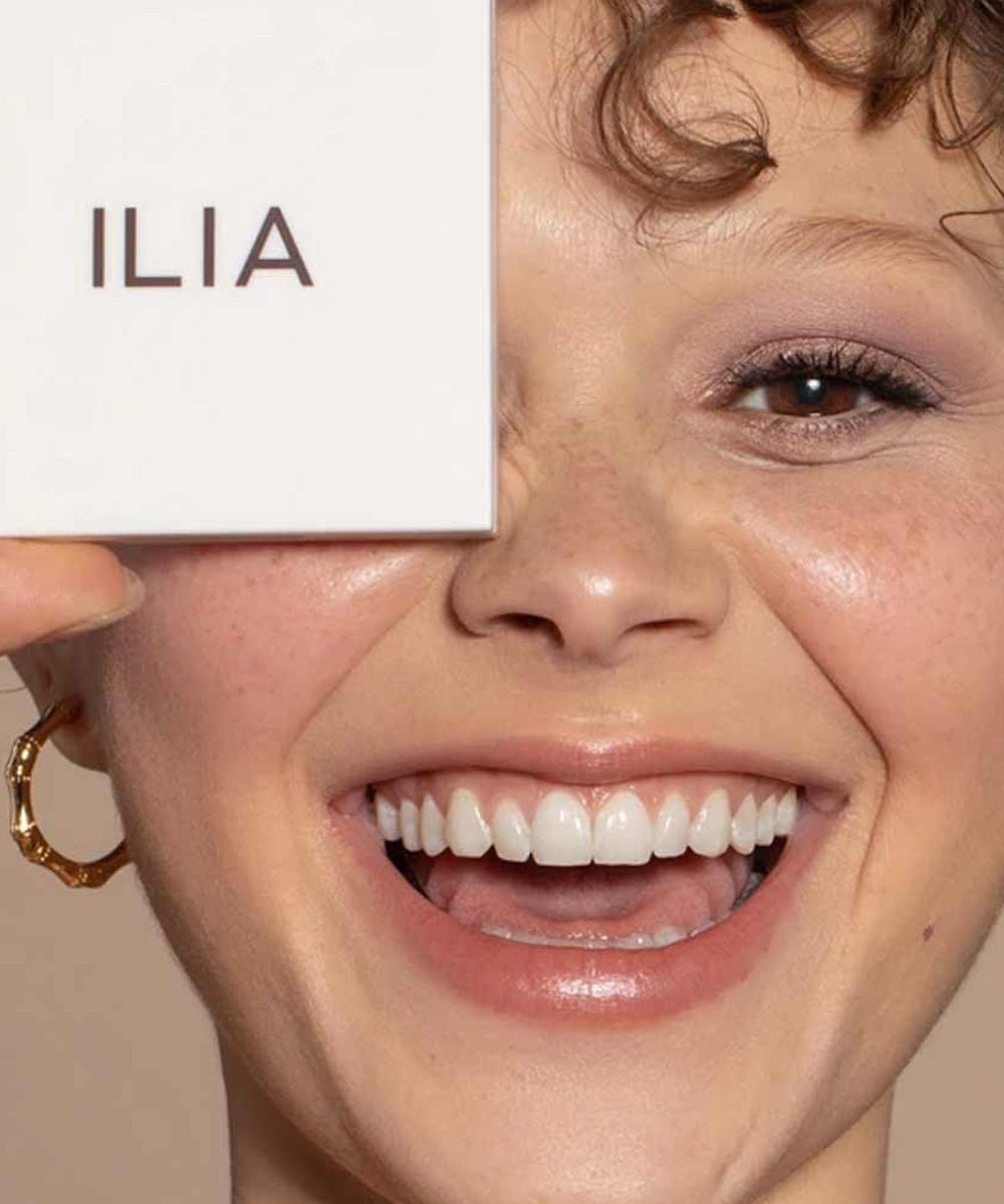 Ilia - Award-Winning Necessary Eyeshadow Palette with Jojoba Oil & Honeysuckle Flower Extract - Secret Skin