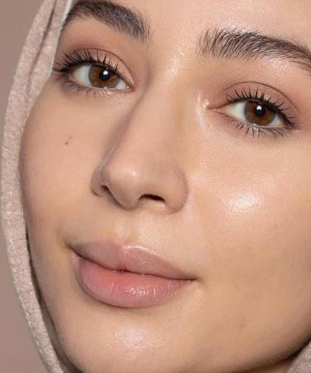 Ilia - Richly Pigmented Liquid Powder Chromatic Eye Tint with Horse Chestnut Flower & Magnolia Bark Extract - Secret Skin