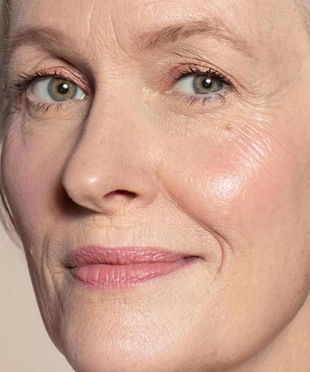 Ilia - Richly Pigmented Liquid Powder Chromatic Eye Tint with Horse Chestnut Flower & Magnolia Bark Extract - Secret Skin